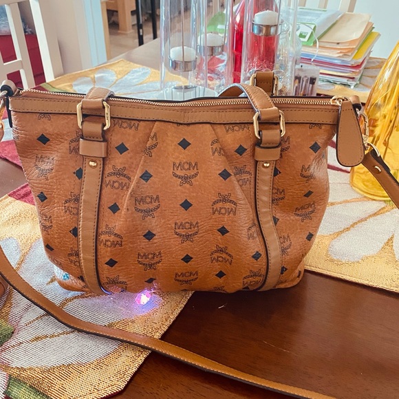 MCM Vintage Cognac Visetos Boston Bag in EUC with shoulder strap $250 - Picture 4 of 12